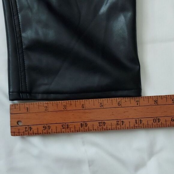 Abercrombie & Fitch Ankle Straight Ultra High Rise Vegan Leather Black Pants New - Picture 9 of 13